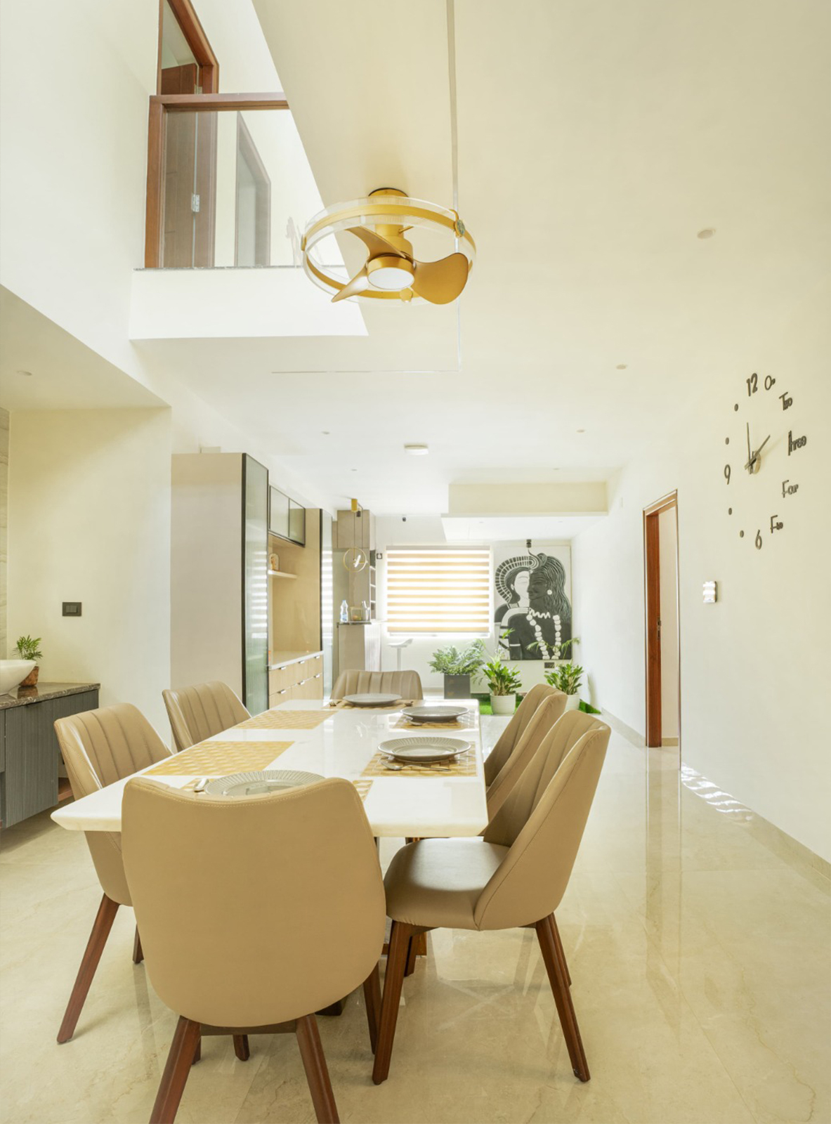 ADIKAM Interior